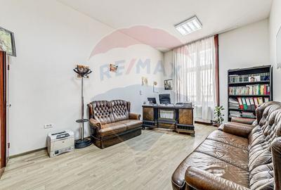 Apartament cu 3 camere nedecomandat, mobilat în Ultracentral