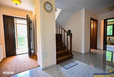 Casă cu 5 camere cu Teren 1700 Mp în Central - 19