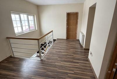 Casă cu 4 camere cu Teren 8300 Mp în Gălbinași - 6