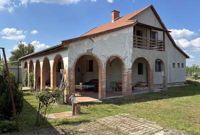 Casă cu 4 camere în Central