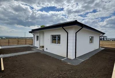 Casa cu 4 camere , Valea Ursului-Vorovesti , pozitie buna - 2