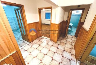 Apartament cu 3 camere decomandat în Valea Albă - 8