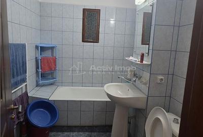 Apartament cu 2 camere decomandat în 1 Mai