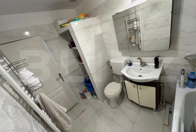 Apartament de vanzare, cu 2 camere, 54 mp, zona Micro 11 - 4