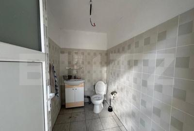 Hala 194 mp utili, platforma betonata 770 mp ?i teren to - 13