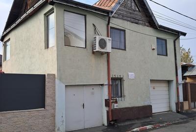 Casă cu 6 camere cu Teren 300 Mp în Central