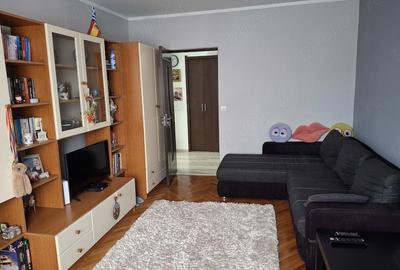 Apartament cu 2 camere decomandat în Petros