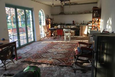 Casă cu 3 camere în Nuci - 6