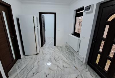 Casă cu 4 camere în Central - 3