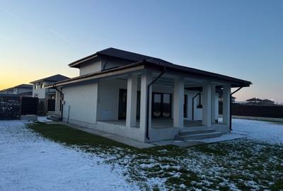 Casă individuală cu 4 camere cu Canalizare în Balotești - 1