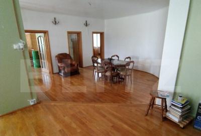 Casă cu 4 camere cu Teren 1500 Mp în Malu Mare - 10