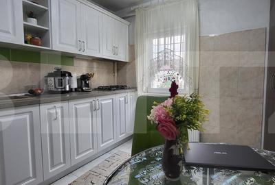 Apartament de vanzare, cu 3 camere, 67 mp, zona Bucovina