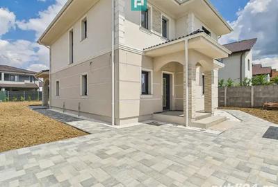 Vand casa individuala
