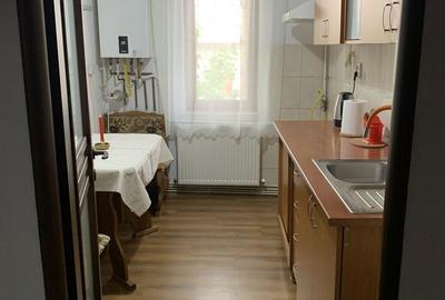 Apartament cu 3 camere semidecomandat în Central - 6
