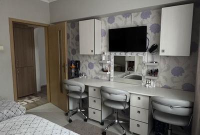 Apartament cu 3 camere semidecomandat în Central - 6