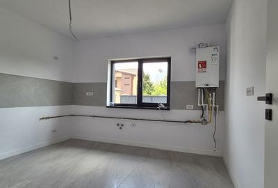 Casă cu 4 camere cu Teren 350 Mp în Clinceni - 1