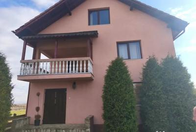 Casă cu 5 camere cu Teren 1600 Mp în Central - 6