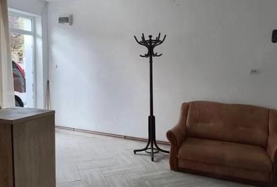 Spațiu comercial, de 80 mp, în Criș - 4
