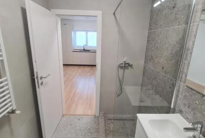 Apartament cu 3 camere decomandat în Central - 3