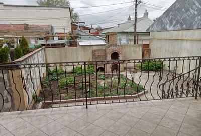 Casă cu 4 camere cu Teren 500 Mp în Bd. Coșbuc - 18