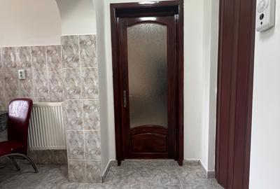 Apartament cu 3 camere decomandat în Central - 1
