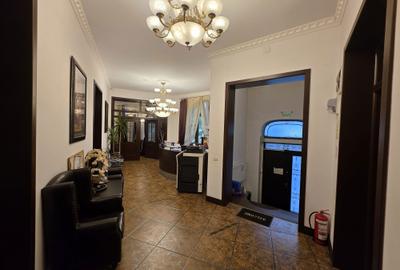 Apartament cu 4 camere decomandat în Unirii