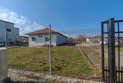 Spațiu comercial, de 200 mp, în Central - 4