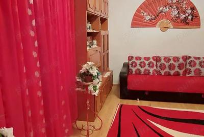 Apartament cu 3 camere semidecomandat în Deveselu - 1