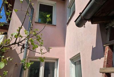 Casă cu 4 camere cu Canalizare în Petricani - 8