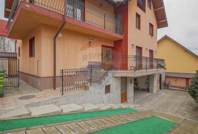 Casă cu 7 camere cu Garaj în Central - 12