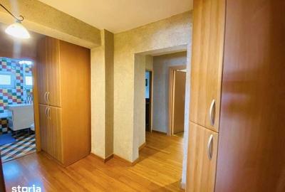 Apartament cu 3 camere decomandat în Cioceanu
