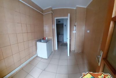 Apartament cu 3 camere semidecomandat în Dunărea - 7