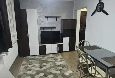 Garsonieră decomandată în Central