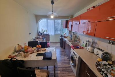 Apartament cu 4 camere semidecomandat, mobilat în Faleza Nord - 2