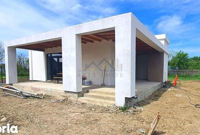 Casă cu 3 camere cu Teren 452 Mp în Gălbinași