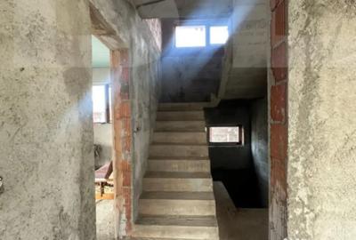 Casă cu 5 camere cu Teren 430 Mp în Central - 7