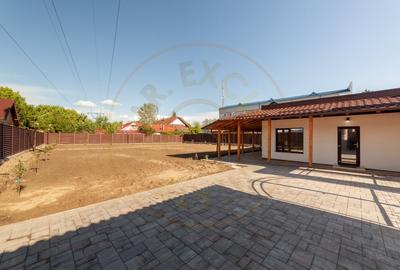 Casă individuală cu 1 camere cu Teren 1000 Mp în Est - 1