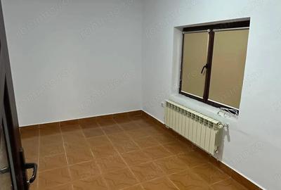 Casă cu 4 camere cu Canalizare în Faleza Nord - 24