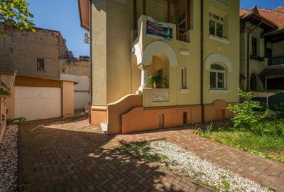 Vila cu arhitectura distincta, 7 camere, renovata, intr-o locatie exclusivista - 54