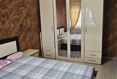 Apartament cu 3 camere semidecomandat în Micro 17 - 1