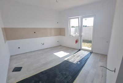 Casă cu 3 camere cu Teren 250 Mp în Central - 5