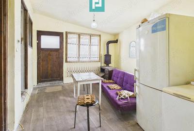 Casu?a cu priveli?te panoramica spre Cetatea ?iria - 3