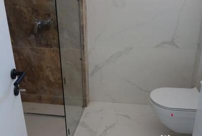 Casă cu 6 camere cu Canalizare în Voluntari