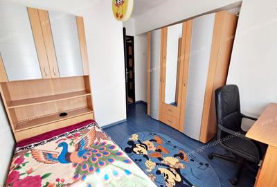 Apartament cu 3 camere, situat la etajul 3, in cartier Siderugistilor; SD-uri. - 3