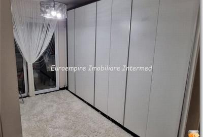 Apartament cu 3 camere decomandat în Km 4-5