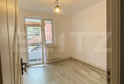 Apartament cu 2 camere, decomandat in zona Centrala a Brasovului - 2