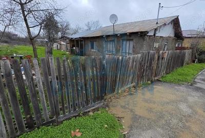 Teren Carcea 923mp Intre case zona buna toate utilitatile 923mp - 2