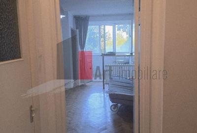 Garsonieră decomandată, mobilată în Costin Georgian - 4