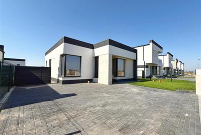 <Casa individual? parter> 3 camere 2 bai + dressing teren 330 mp 2 minute STV - 3