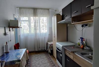 Apartament cu 2 camere decomandat în Micro 20 - 1